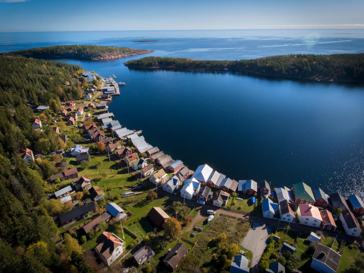 Ulvoe Lakeside Resort Ulvohamn Bagian luar foto